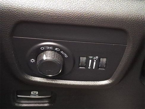 Used 2023 Jeep Grand Cherokee L Altitude image 27