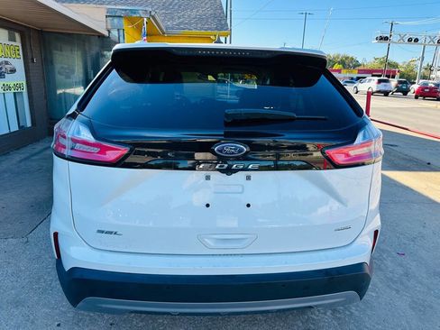 Used 2022 Ford Edge SEL w/ Convenience Package image 4