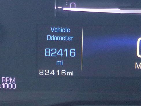 Used 2018 Cadillac XT5 FWD image 12