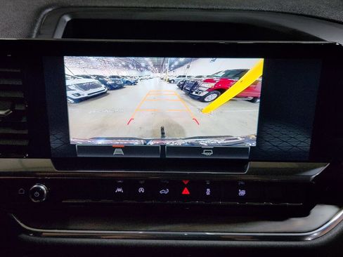 Used 2023 GMC Sierra 1500 SLT w/ SLT Convenience Package image 37