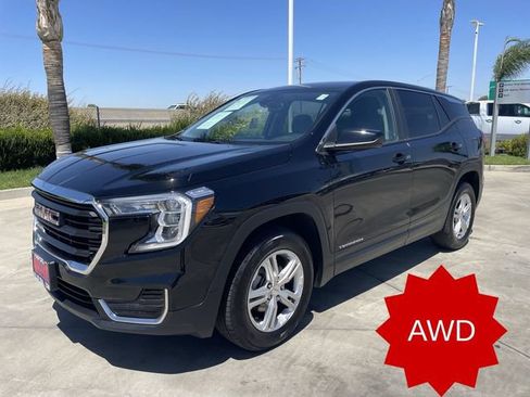 Used 2024 GMC Terrain SLE AWD/4WD image 1