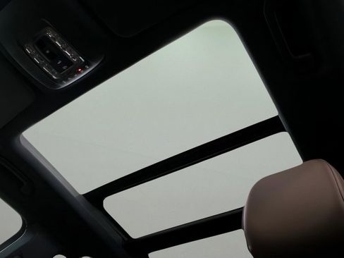 Used 2025 Mercedes-Benz GLE 450e 4MATIC image 27