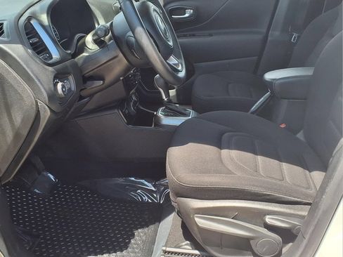 Used 2022 Jeep Renegade Latitude AWD/4WD image 13