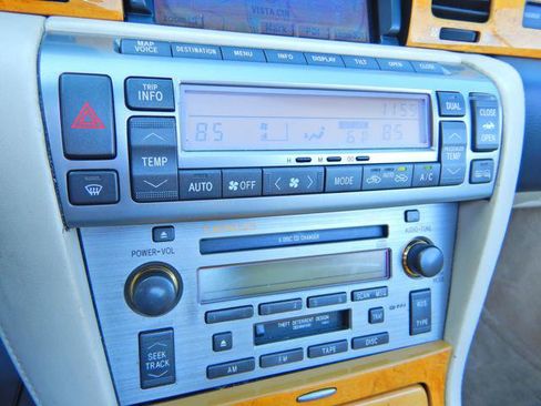 Used 2002 Lexus SC 430 Convertible image 19