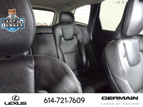 Used 2022 Volvo XC60 B5 Momentum AWD/4WD image 21