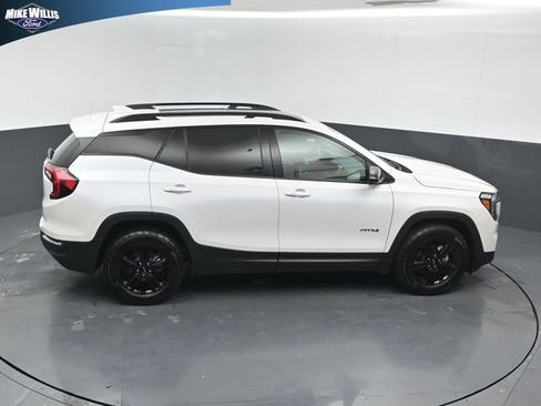 Used 2024 GMC Terrain AT4 AWD/4WD image 16
