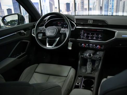 Used 2022 Audi Q3 2.0T Premium Plus w/ Premium Plus Package AWD/4WD image 16