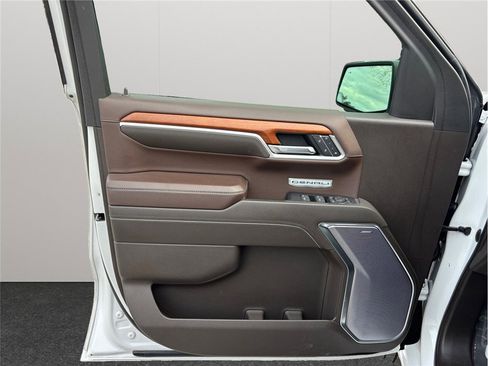 Used 2022 GMC Sierra 1500 Denali w/ Denali Reserve Package image 25