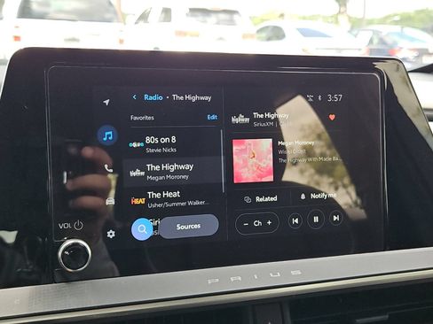 Used 2025 Toyota Prius XLE FWD image 16