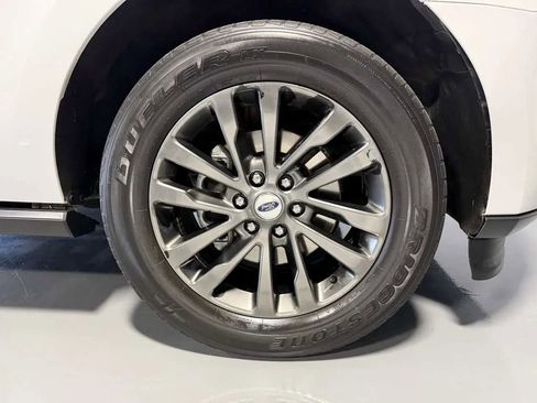 Used 2019 Ford Expedition Limited RWD image 9
