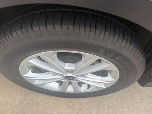 Used 2019 Ford Escape SE image 6