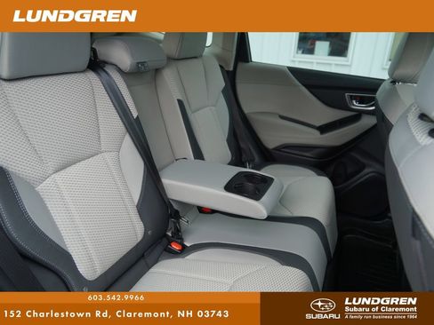 Used 2023 Subaru Forester Premium AWD/4WD image 30