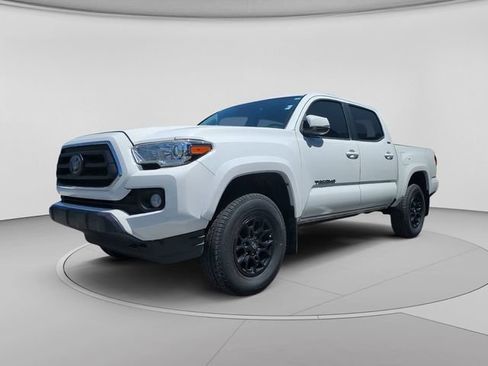Used 2021 Toyota Tacoma SR5 AWD/4WD image 8
