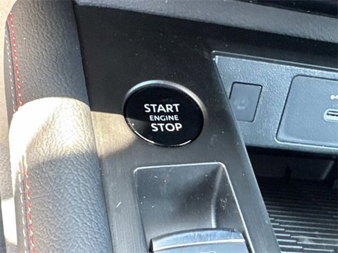 New 2025 Nissan Kicks SR image 29