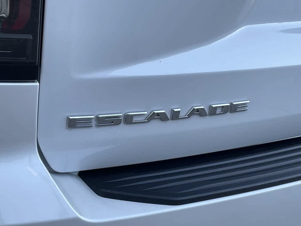 Certified 2023 Cadillac Escalade Premium Luxury w/ LPO, Floor Liner Package AWD/4WD image 45