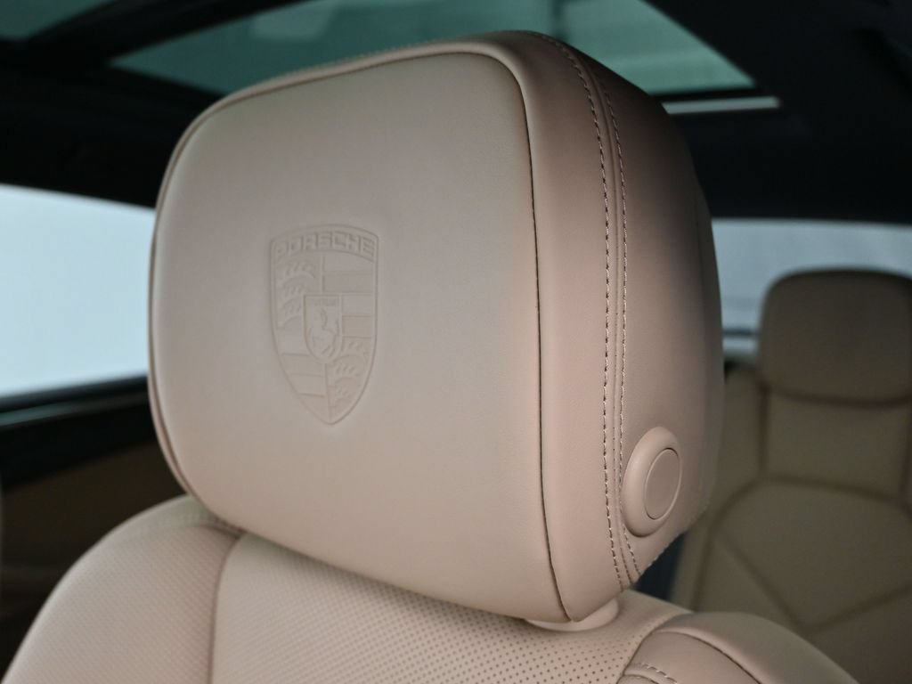 Used 2026 Porsche Macan AWD/4WD image 20