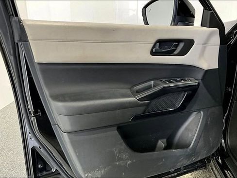 Used 2024 Nissan Pathfinder SV w/ SV Premium Package AWD/4WD image 21