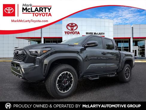 Used 2025 Toyota Tacoma TRD Off-Road AWD/4WD image 1