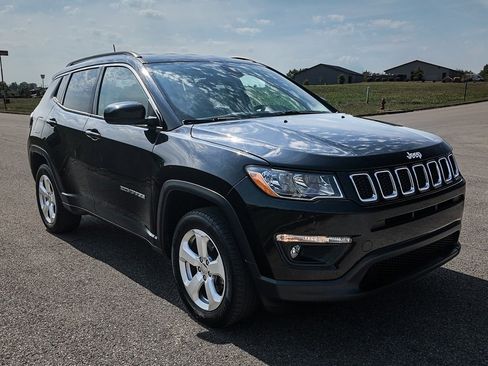Used 2019 Jeep Compass Latitude w/ Cold Weather Group image 39