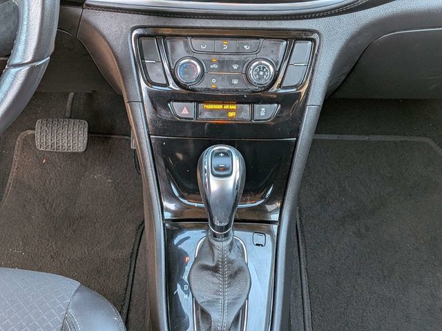 Used 2022 Buick Encore Preferred w/ Safety Package AWD/4WD image 18
