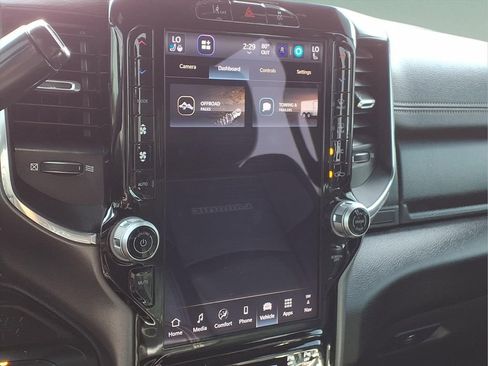 Used 2025 RAM 2500 Laramie AWD/4WD image 14