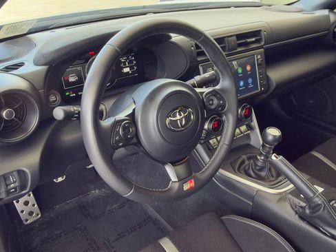 Used 2024 Toyota GR86 Premium RWD image 20