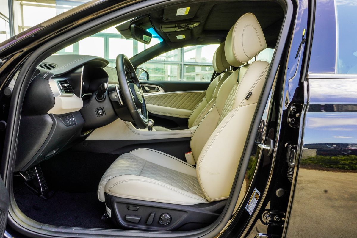 Used 2023 Genesis G70 3.3T w/ Sport Prestige Package AWD/4WD image 39