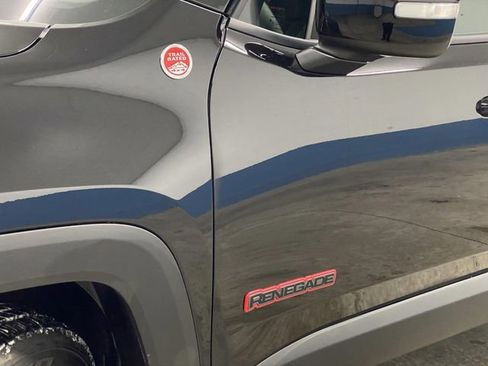 Used 2022 Jeep Renegade Trailhawk w/ Trailer Tow Group image 37