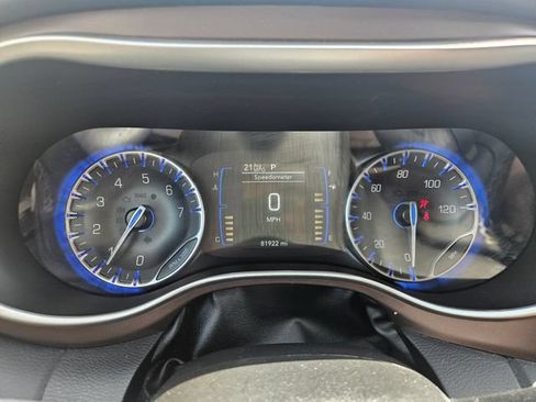 Used 2023 Chrysler Voyager LX FWD image 15