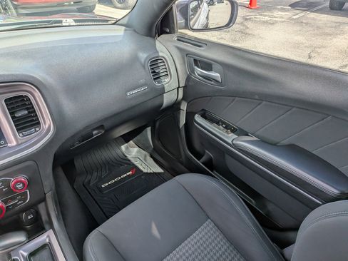 Used 2019 Dodge Charger R/T RWD image 17