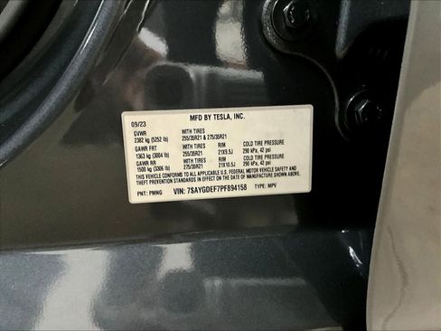 Used 2023 Tesla Model Y Performance image 34