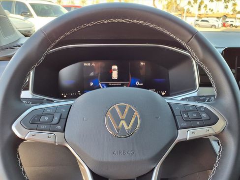 New 2025 Volkswagen Taos SE image 14