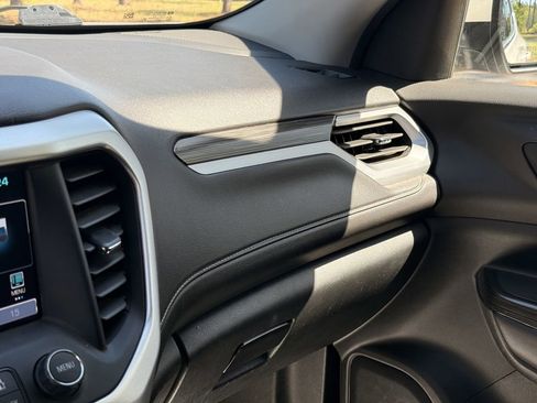 Used 2019 GMC Acadia SLT FWD image 17