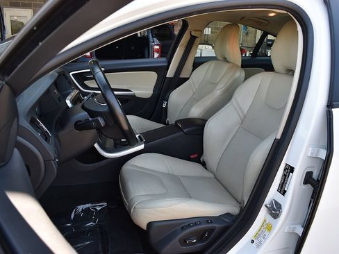 Used 2018 Volvo S60 T5 Dynamic AWD/4WD image 5