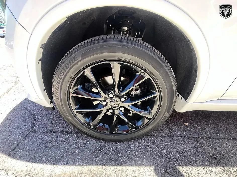 Used 2018 Dodge Durango GT w/ Blacktop Package AWD/4WD image 19
