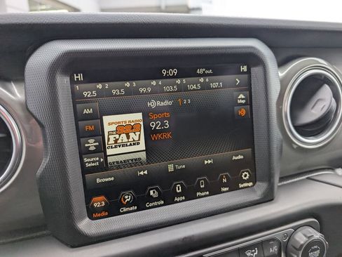 Used 2023 Jeep Wrangler Sahara image 26