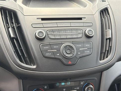 Used 2017 Ford Escape SE FWD image 18