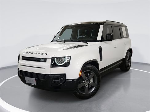 Used 2025 Land Rover Defender 110 X-Dynamic SE image 1