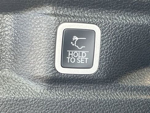 New 2025 Jeep Grand Cherokee L Overland w/ Luxury Tech Group IV image 28