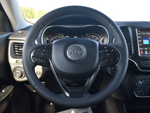 Used 2022 Jeep Cherokee Trailhawk w/ Comfort/Convenience Group AWD/4WD image 19