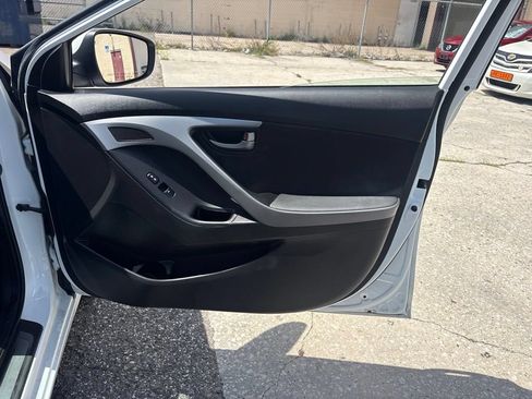 Used 2016 Hyundai Elantra Value Edition FWD image 17
