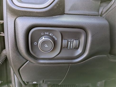 Used 2019 RAM 2500 Tradesman image 14