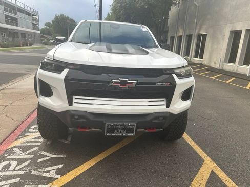 Used 2024 Chevrolet Colorado ZR2 w/ ZR2 Convenience Package III AWD/4WD image 2