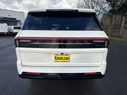 New 2026 Lincoln Navigator L Reserve w/ Jet Appearance Package image 4