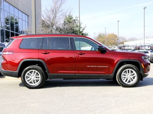 New 2025 Jeep Grand Cherokee L Laredo image 4
