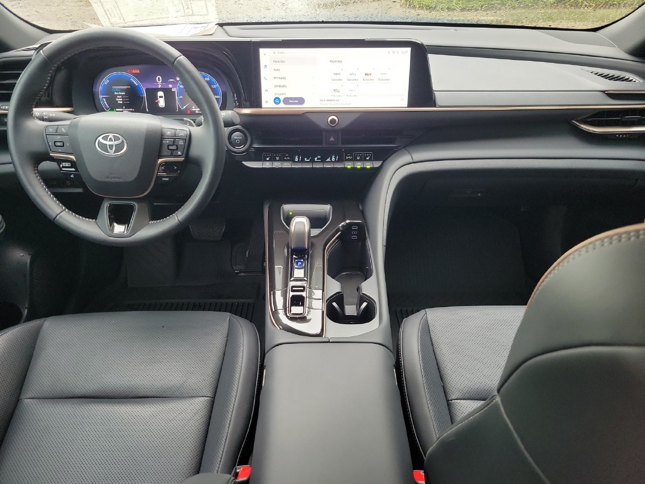 Used 2025 Toyota Crown Signia AWD/4WD image 14