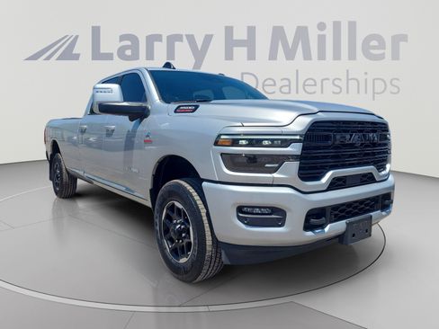 Used 2026 RAM 3500 Laramie w/ Towing Technology Group AWD/4WD image 7
