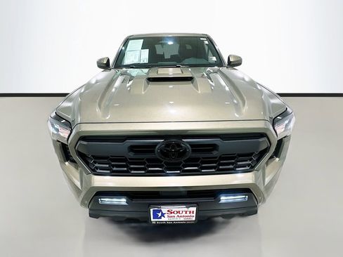 Used 2026 Toyota Tacoma TRD Sport AWD/4WD image 2