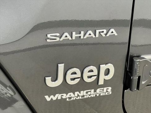 Certified 2022 Jeep Wrangler Unlimited Sahara w/ Cold Weather Group image 38