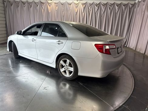 Used 2014 Toyota Camry SE FWD image 6